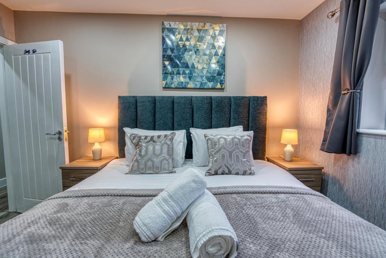 Stylish House - B'Ham Airport And Nec, Jlr Solihull, Business & Leisure Stays - Aspen House Bilik gambar