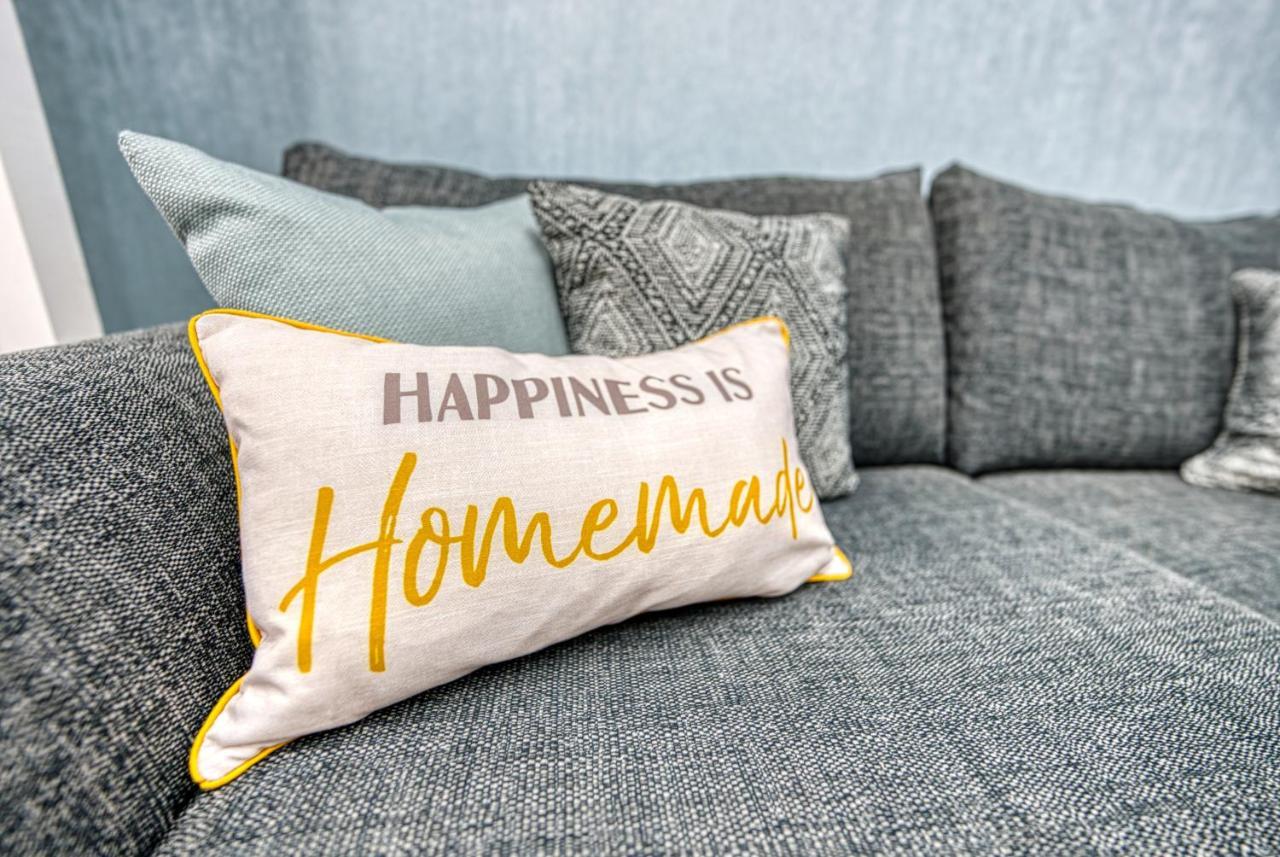 Stylish House - B'Ham Airport And Nec, Jlr Solihull, Business & Leisure Stays - Aspen House Bilik gambar